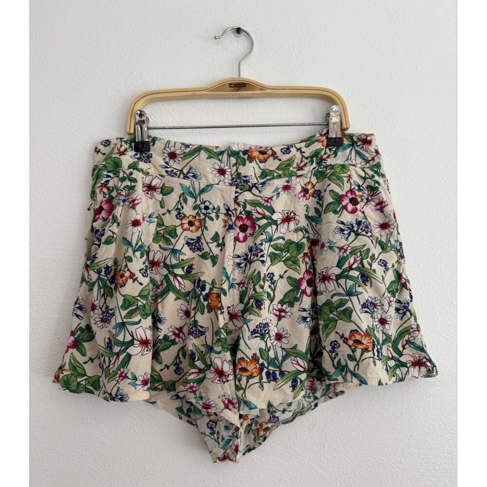 Floral Print High Waist Shorts Women Size US M Brazil 40 Pleated With Pockets